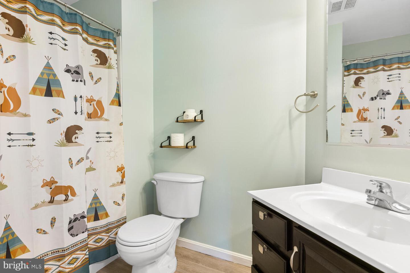 37 Woodleigh LANE