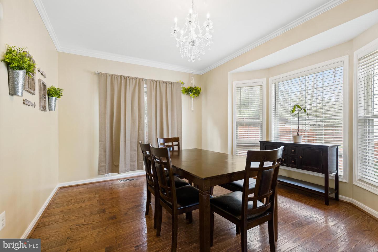 37 Woodleigh LANE