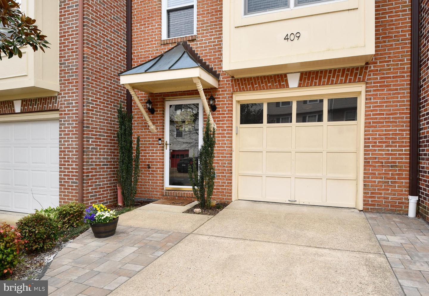 409 Shaw COURT