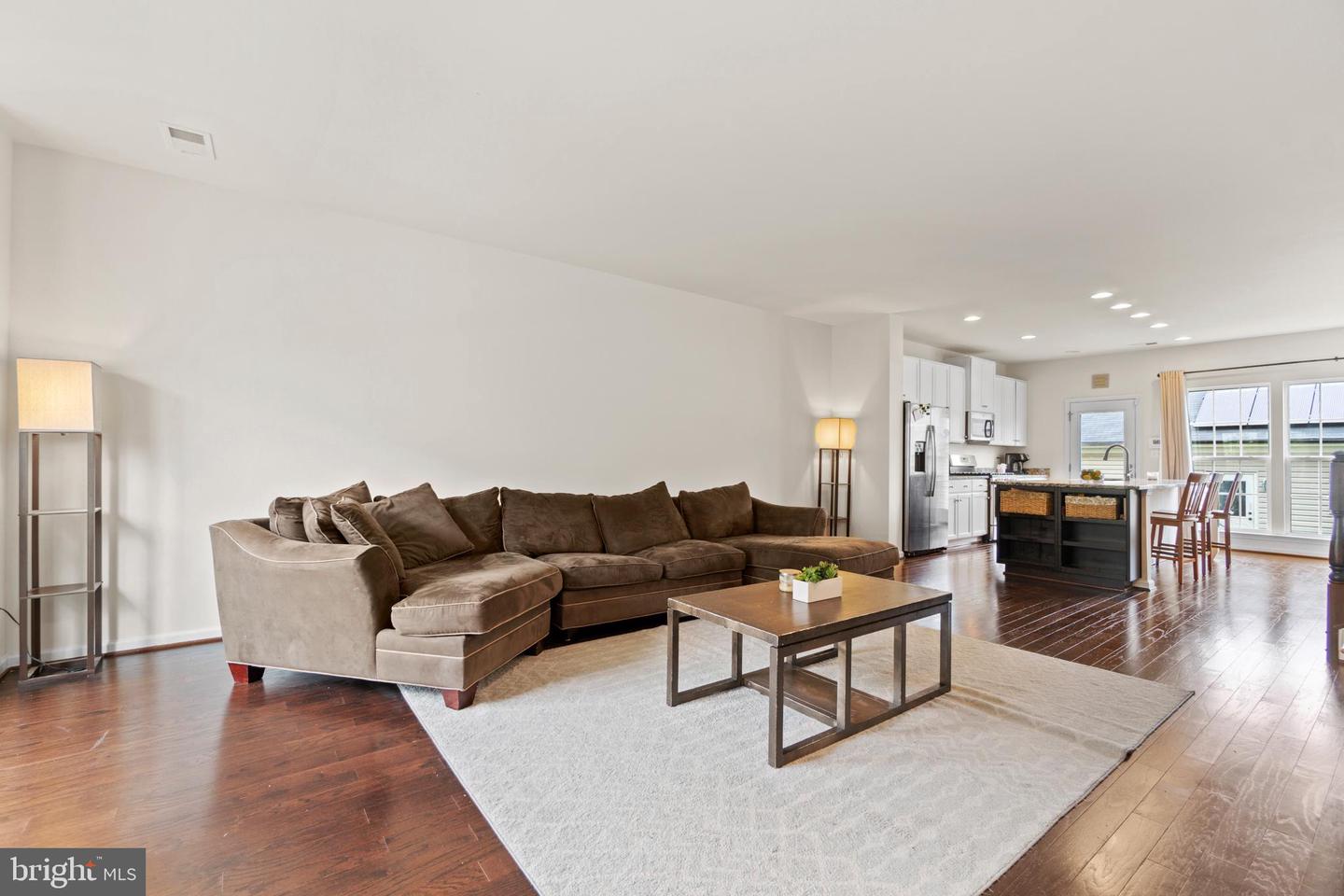 849 Basswood DRIVE