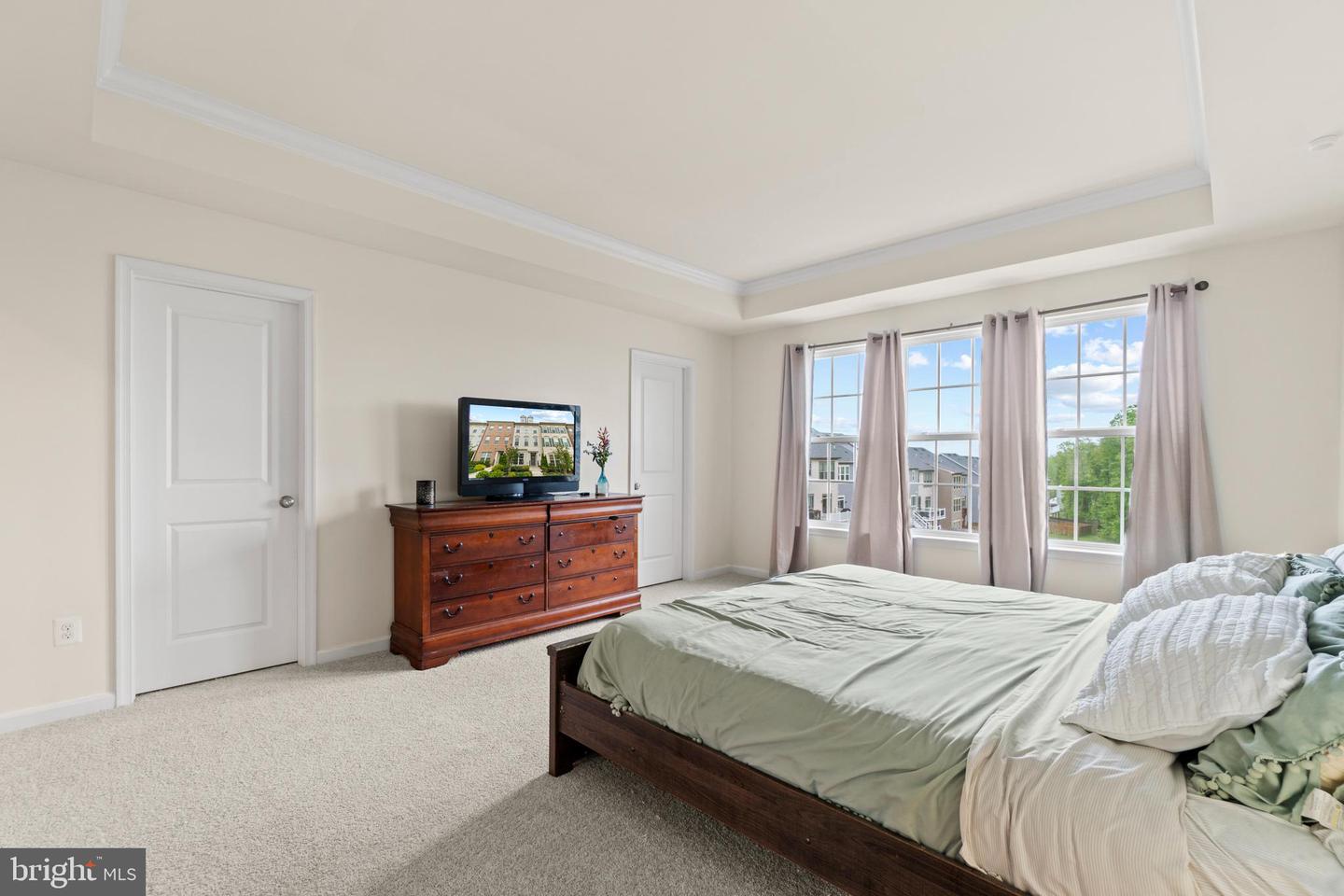 849 Basswood DRIVE
