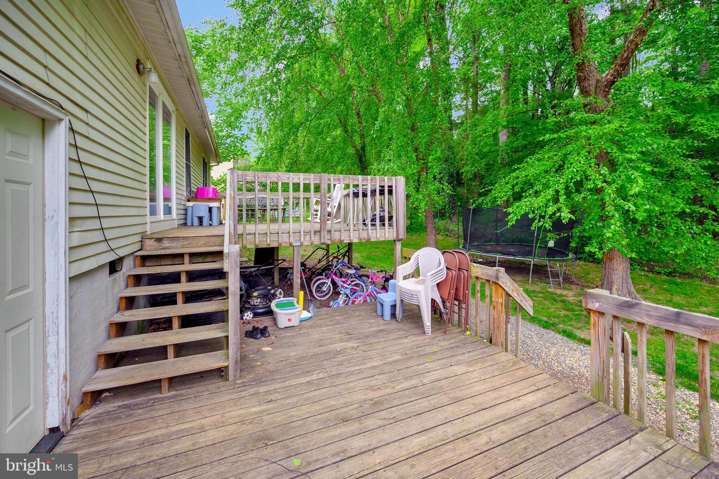 212 Tanglewood LANE