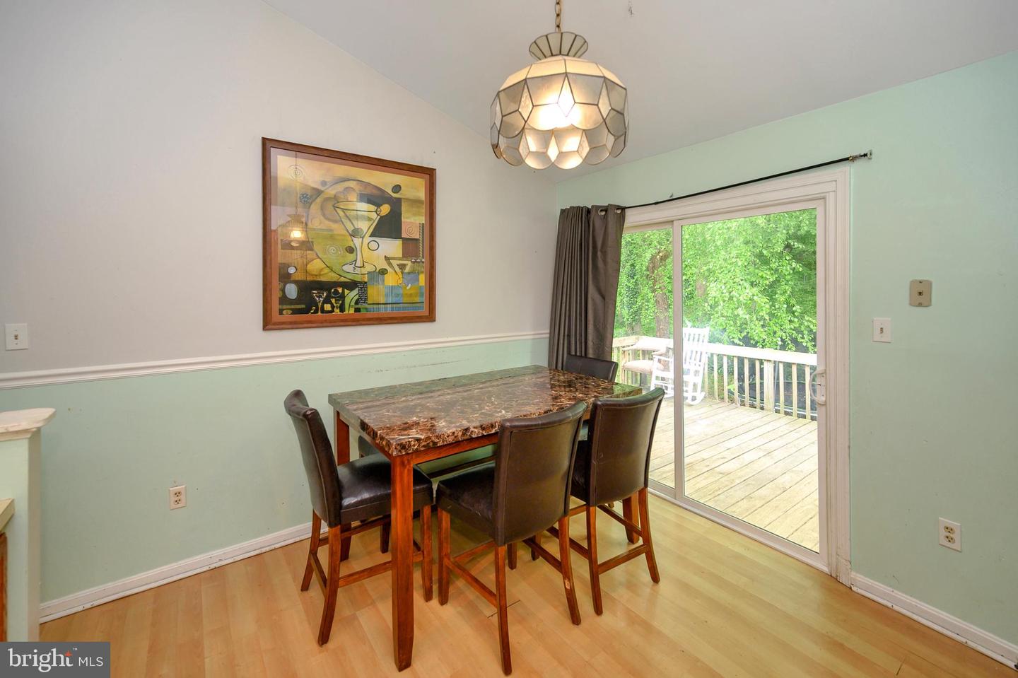 212 Tanglewood LANE