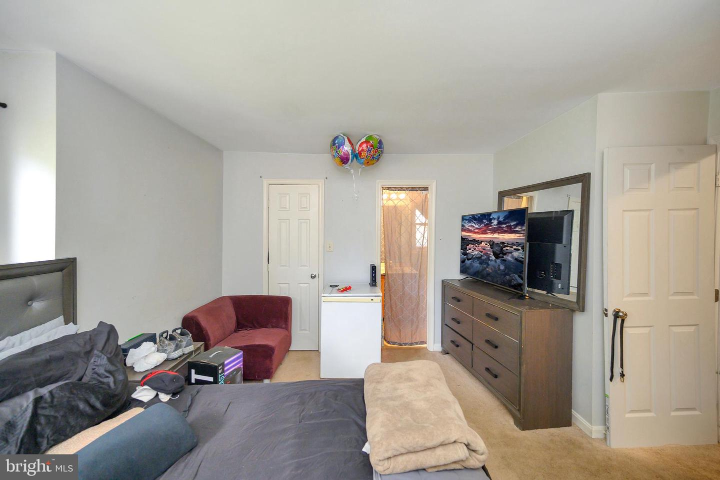 212 Tanglewood LANE
