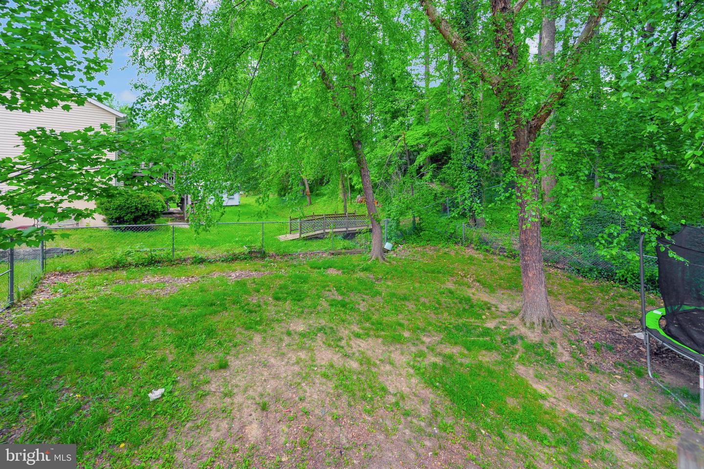 212 Tanglewood LANE