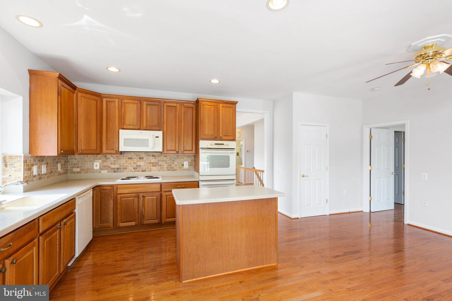 234 Bridgewater CIRCLE