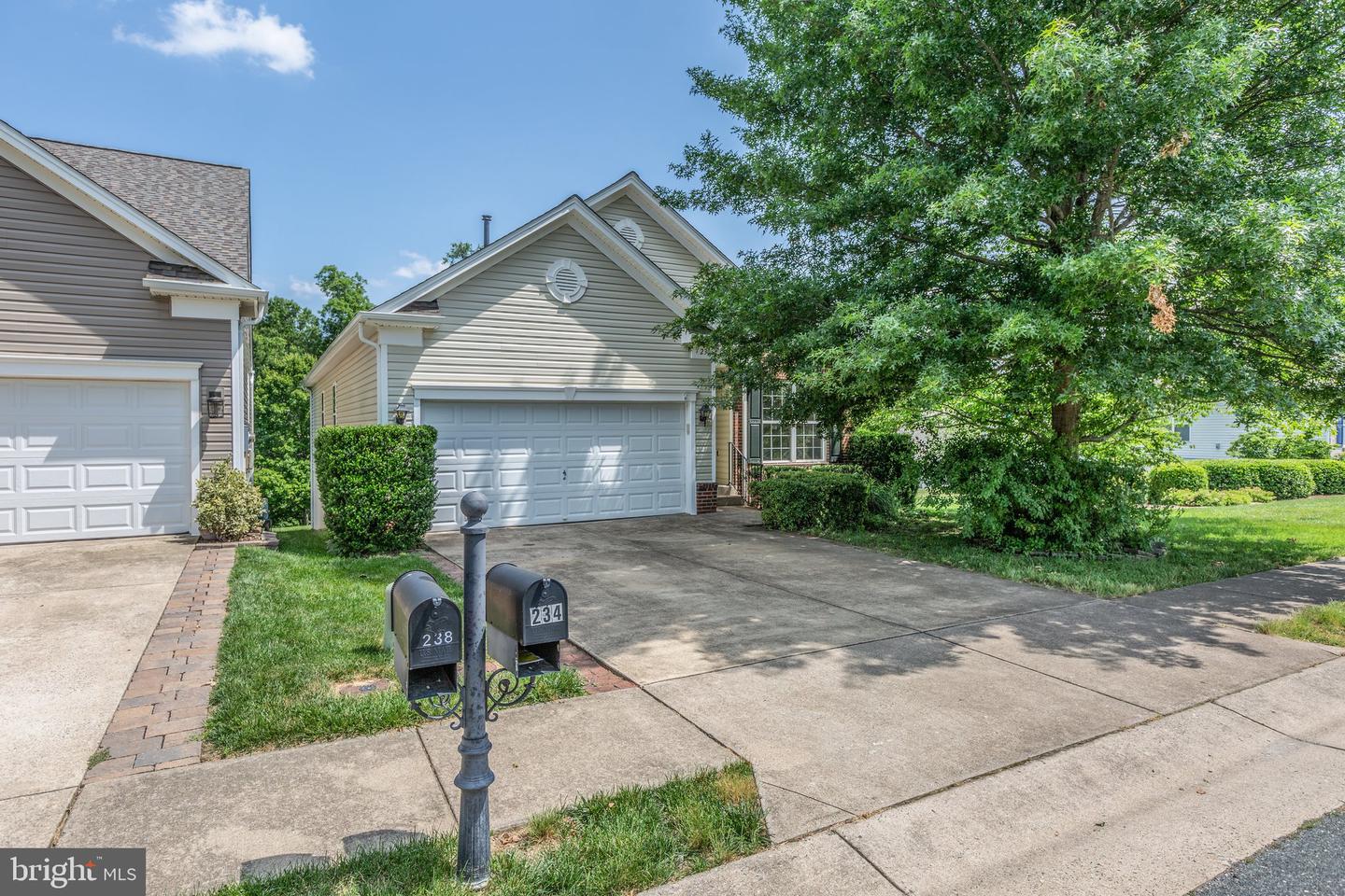 234 Bridgewater CIRCLE