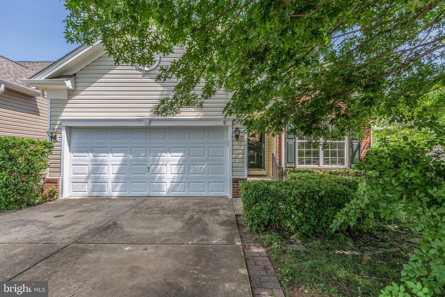234 Bridgewater CIRCLE