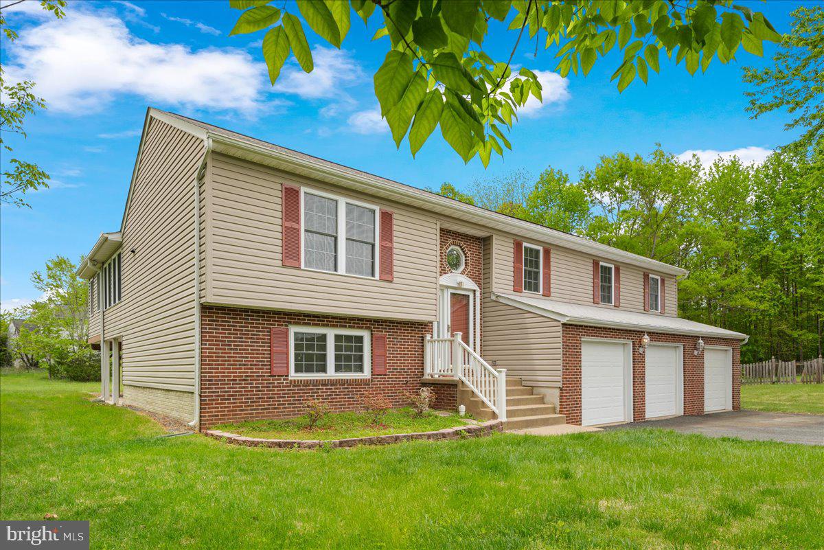 7 Tyll COURT
