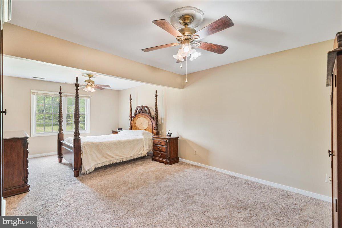 7 Tyll COURT