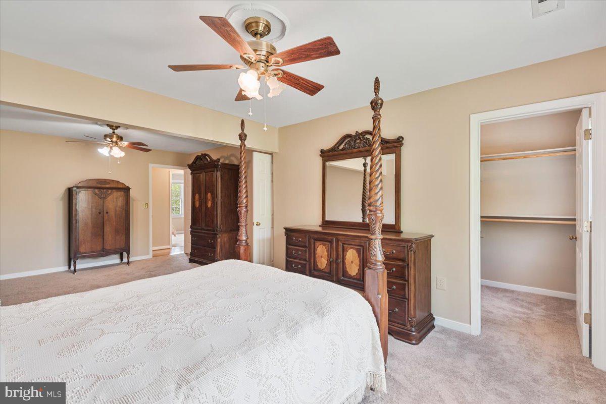 7 Tyll COURT