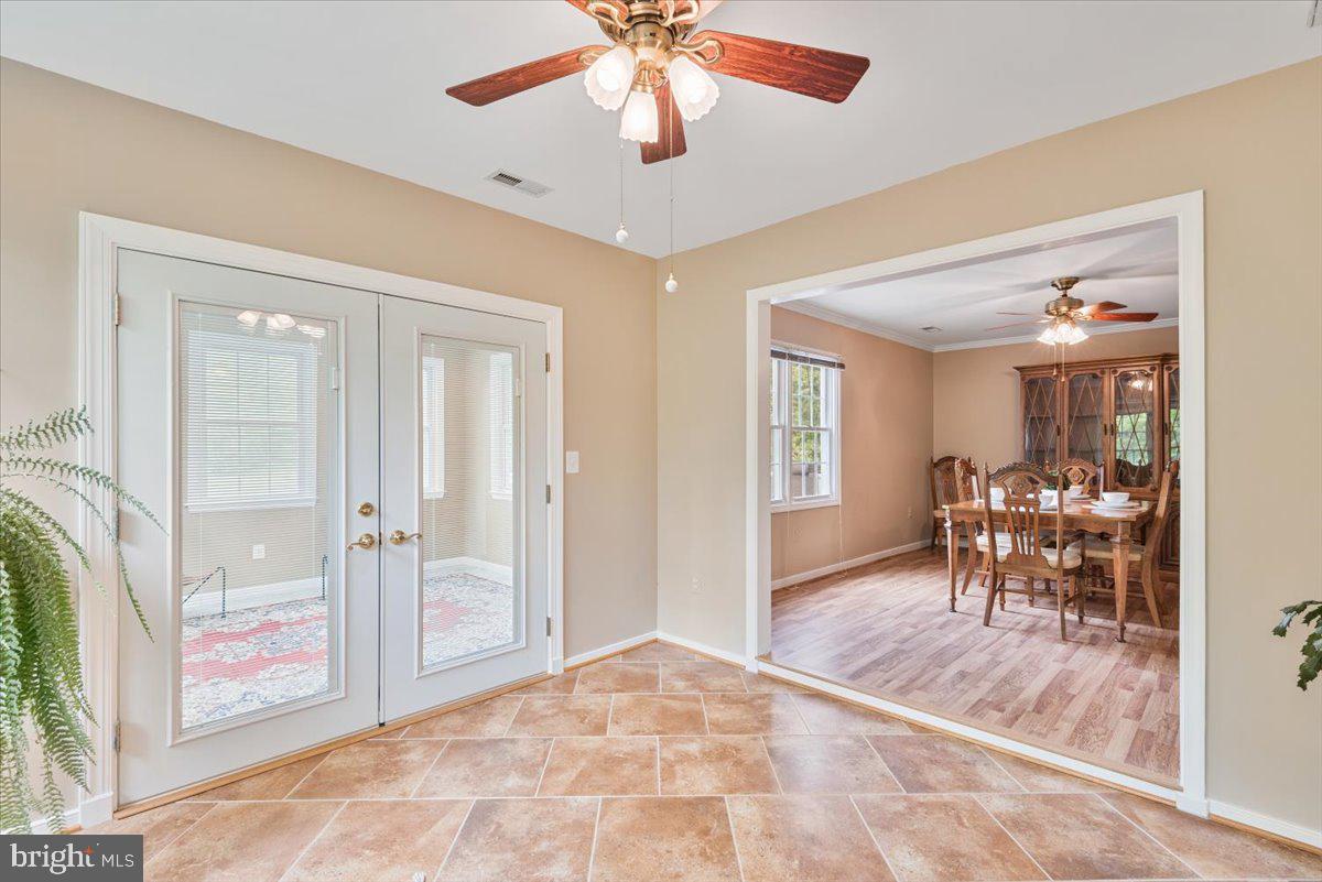 7 Tyll COURT