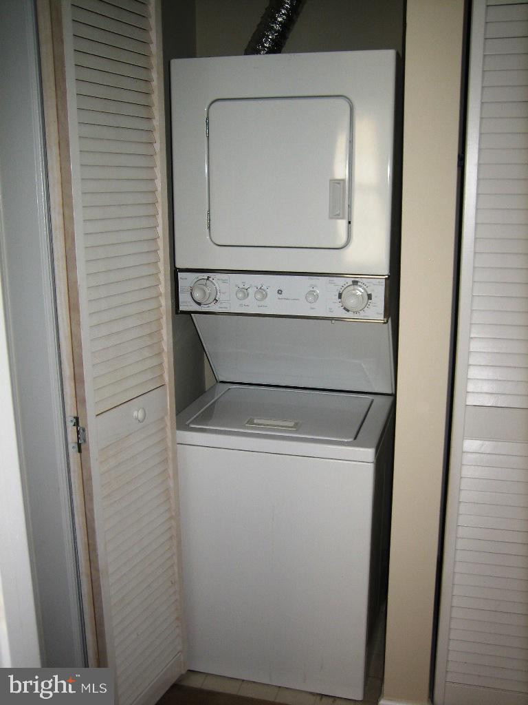 61 Fern Oak CIRCLE Unit: 301