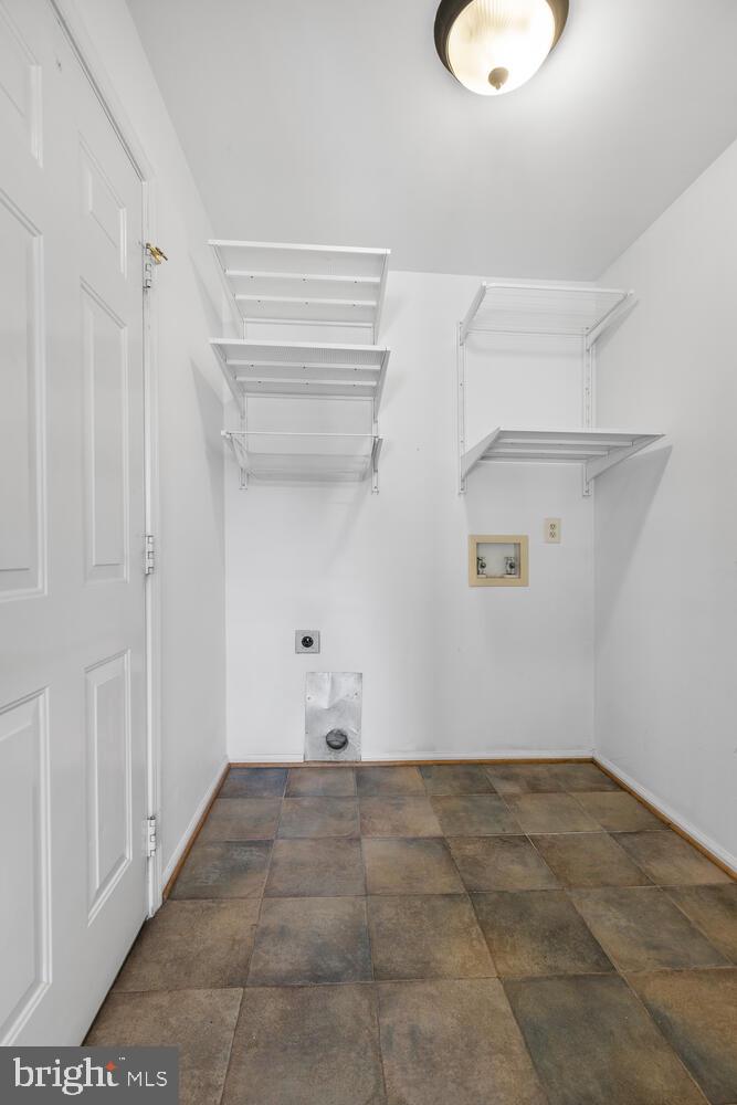 27 Larkwood COURT