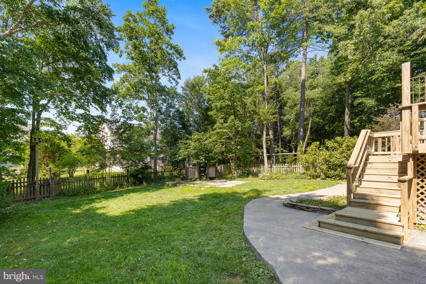 27 Larkwood COURT