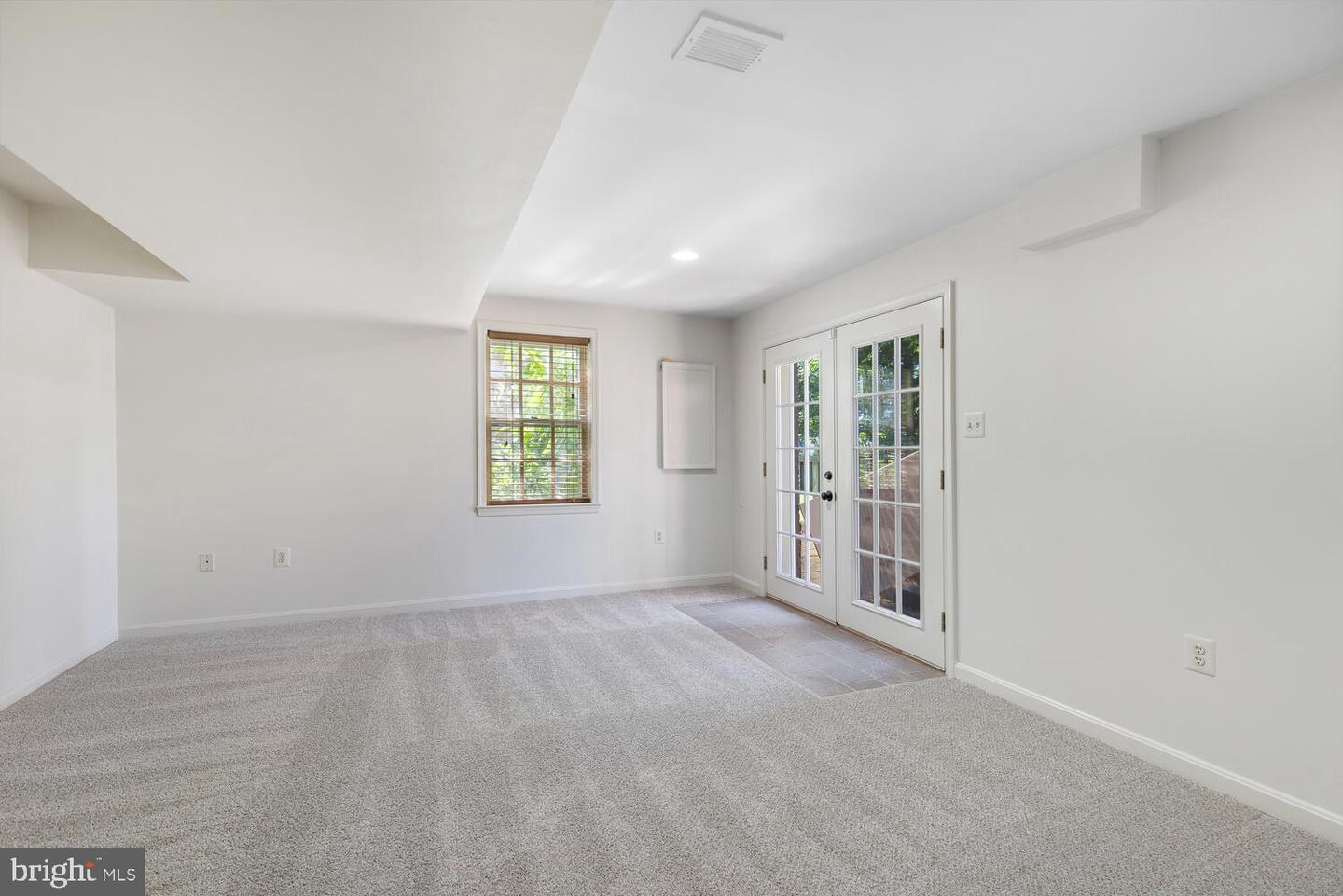 27 Larkwood COURT