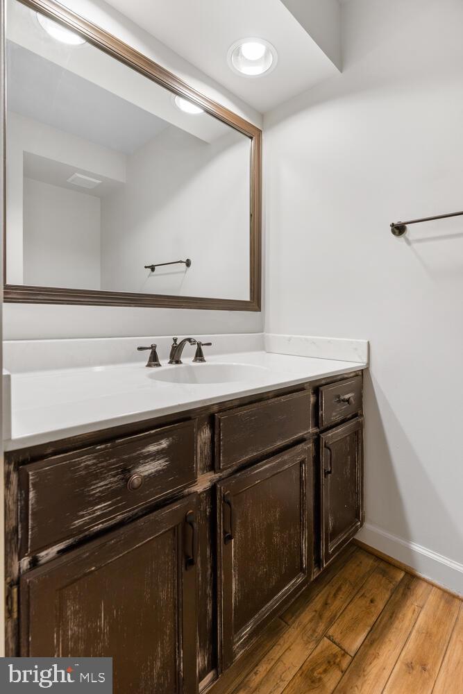 27 Larkwood COURT