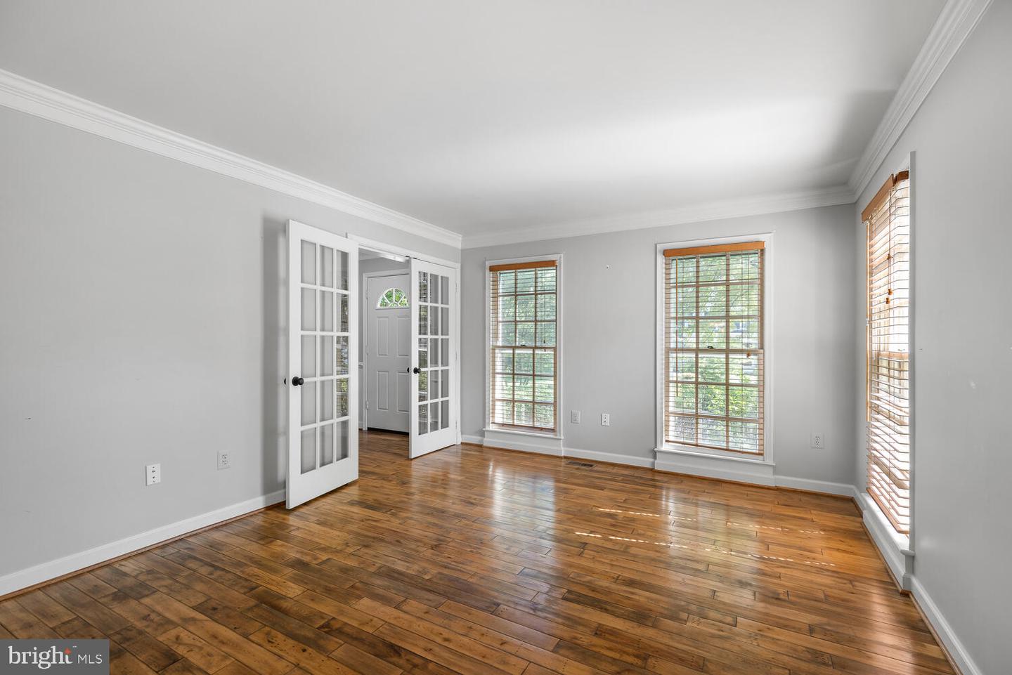 27 Larkwood COURT
