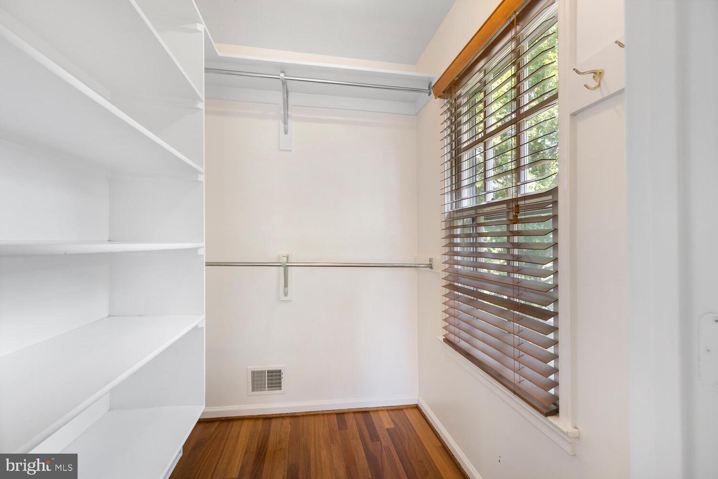 27 Larkwood COURT