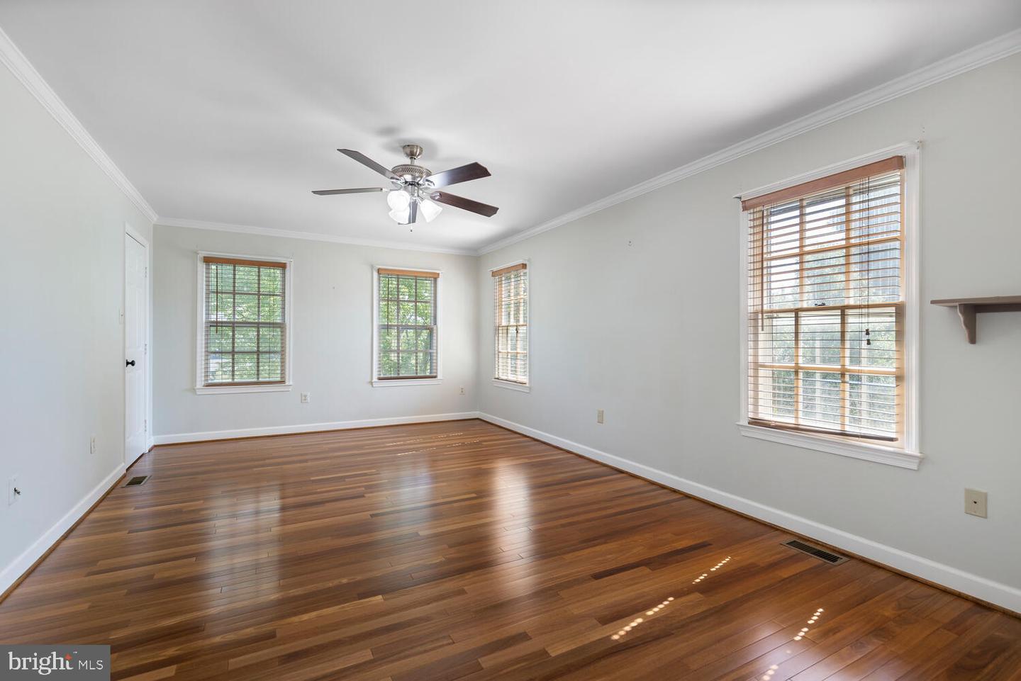 27 Larkwood COURT