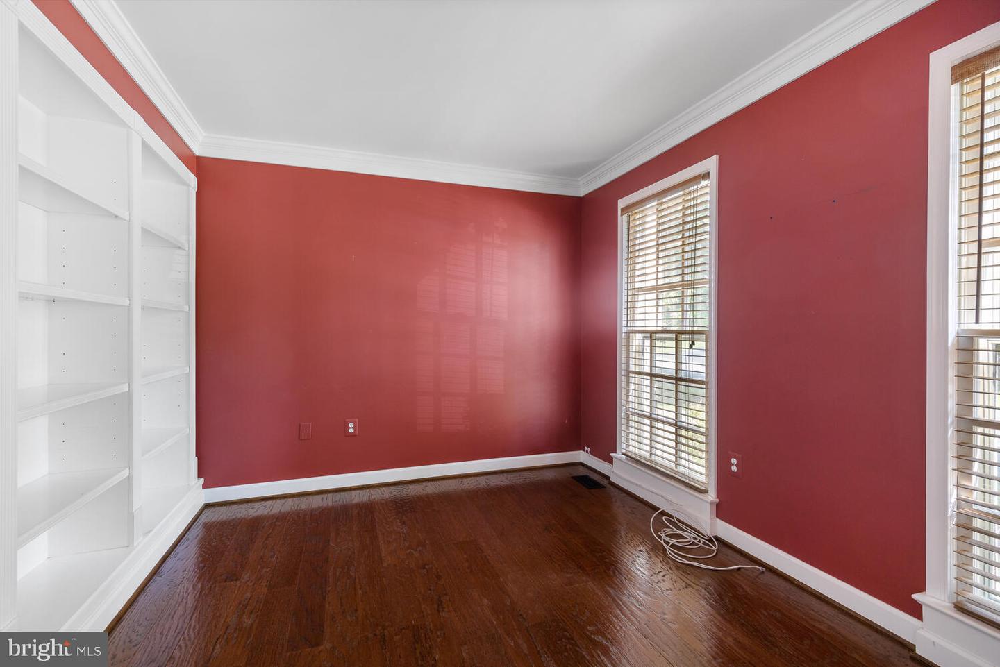 27 Larkwood COURT