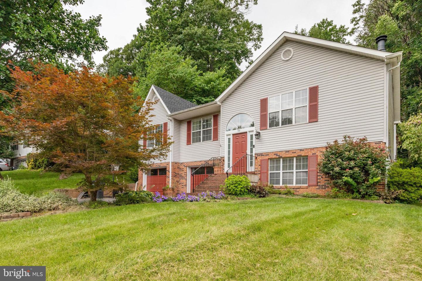 53 Larkwood COURT