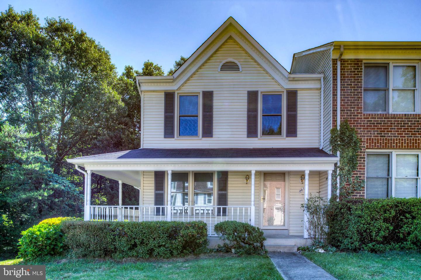 201 Rolling Hill COURT
