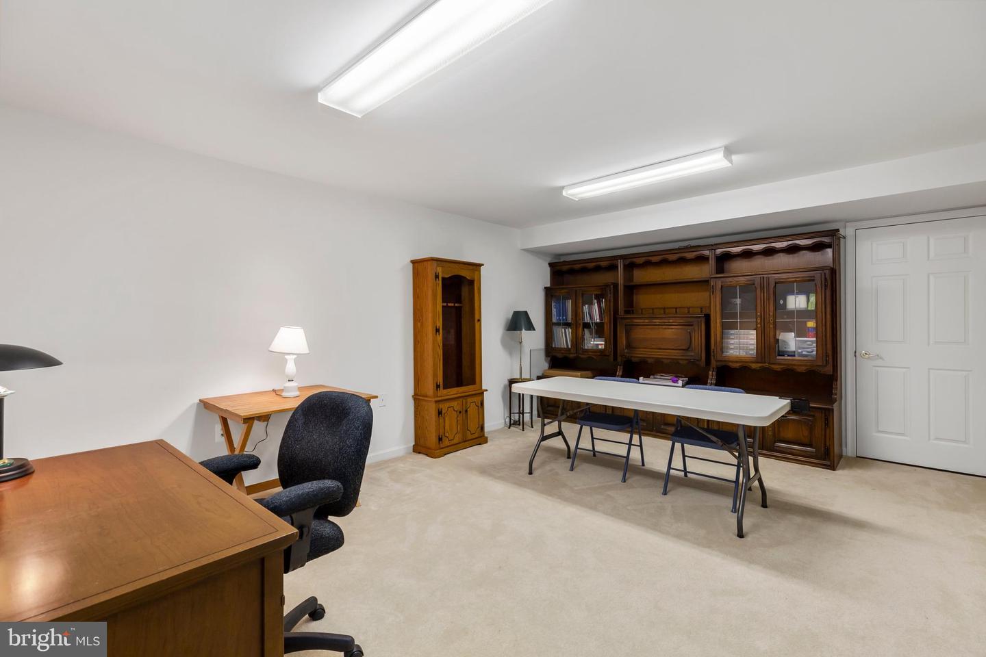 242 Bridgewater CIRCLE