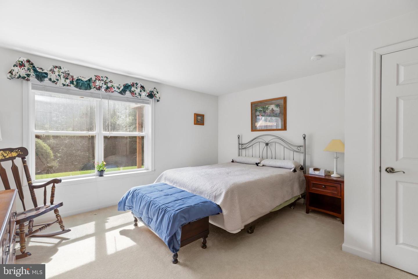 242 Bridgewater CIRCLE