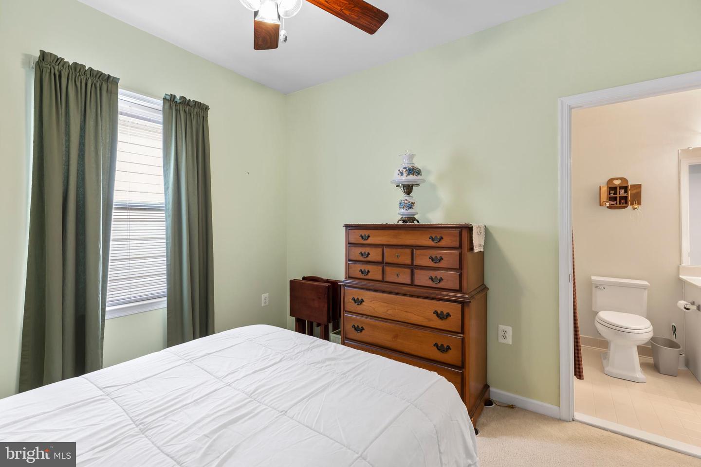 242 Bridgewater CIRCLE