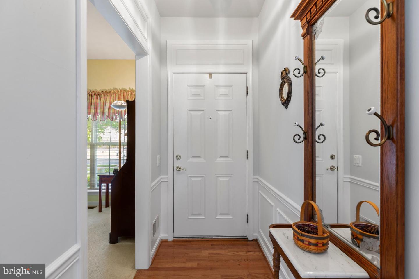 242 Bridgewater CIRCLE
