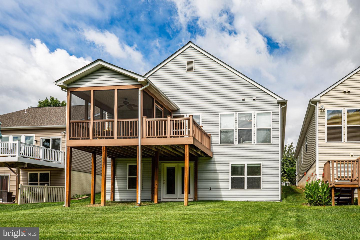 242 Bridgewater CIRCLE