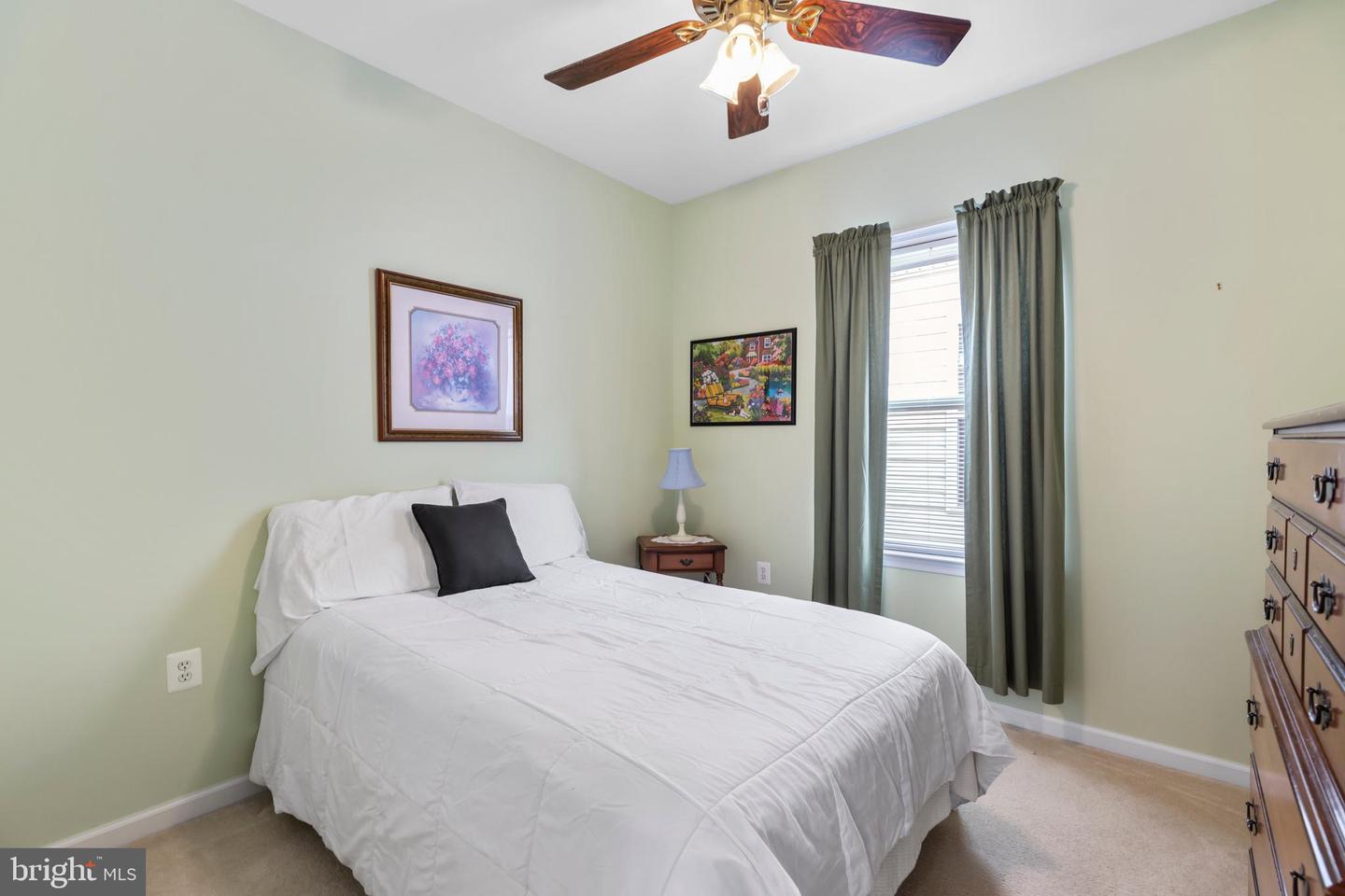 242 Bridgewater CIRCLE