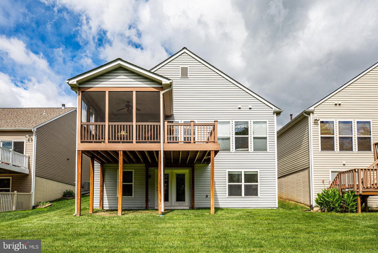 242 Bridgewater CIRCLE