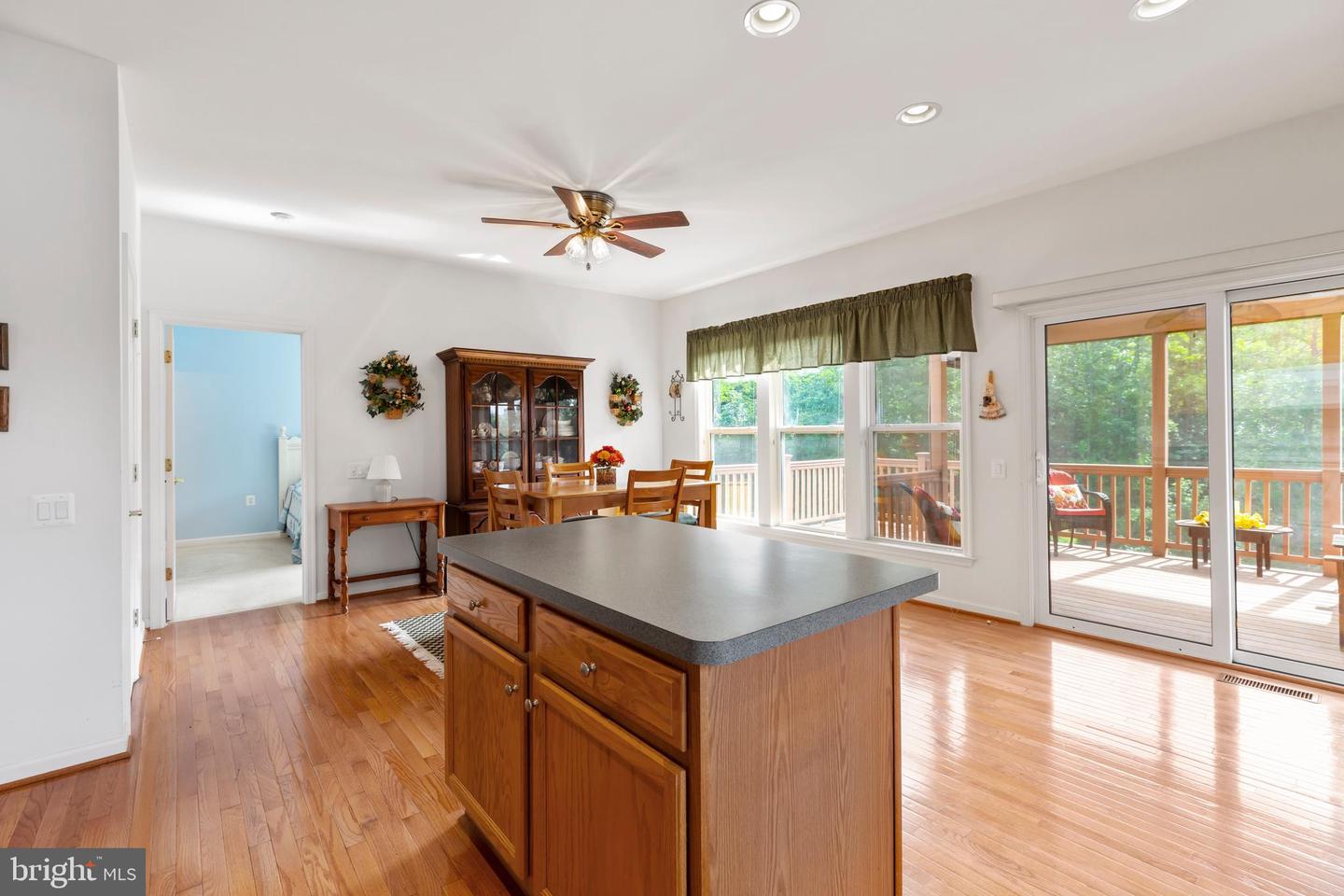 242 Bridgewater CIRCLE
