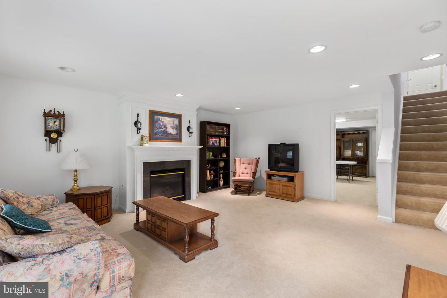 242 Bridgewater CIRCLE