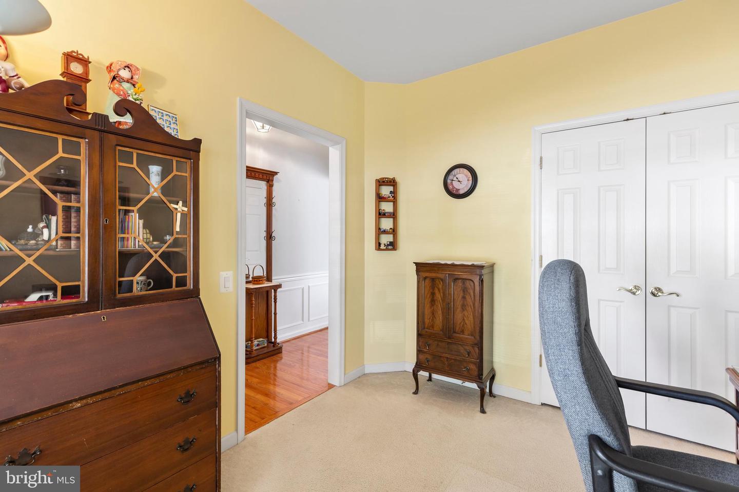 242 Bridgewater CIRCLE
