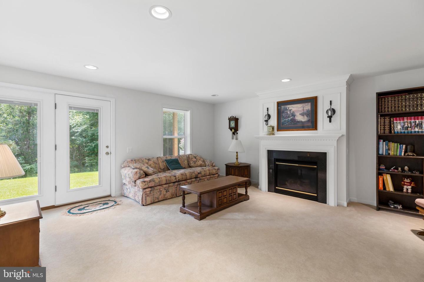 242 Bridgewater CIRCLE