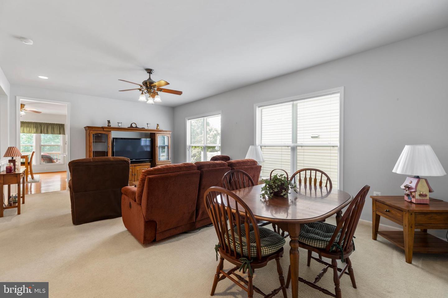 242 Bridgewater CIRCLE
