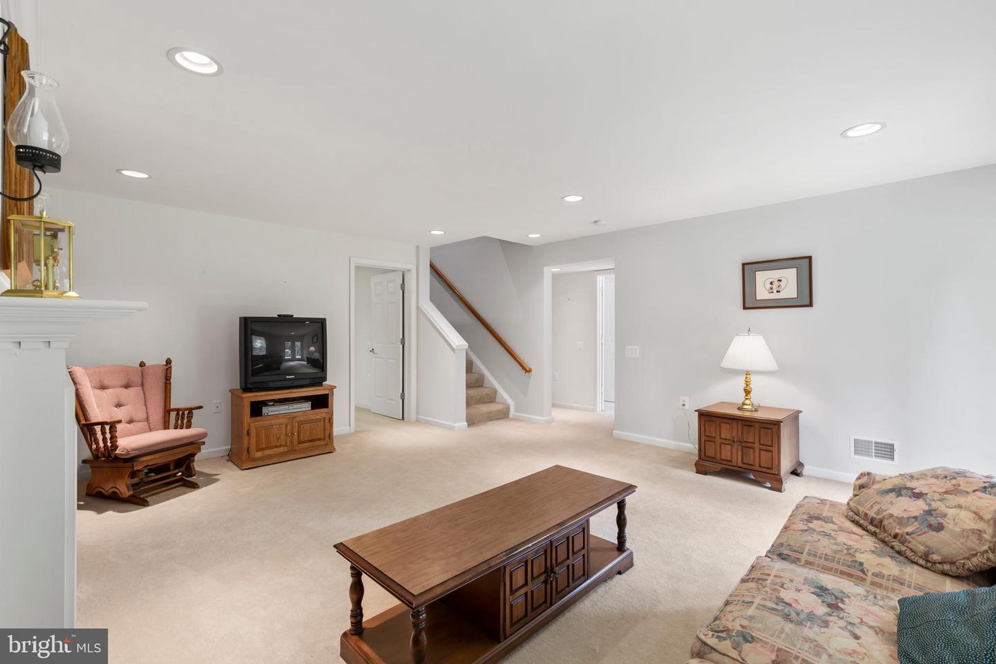 242 Bridgewater CIRCLE
