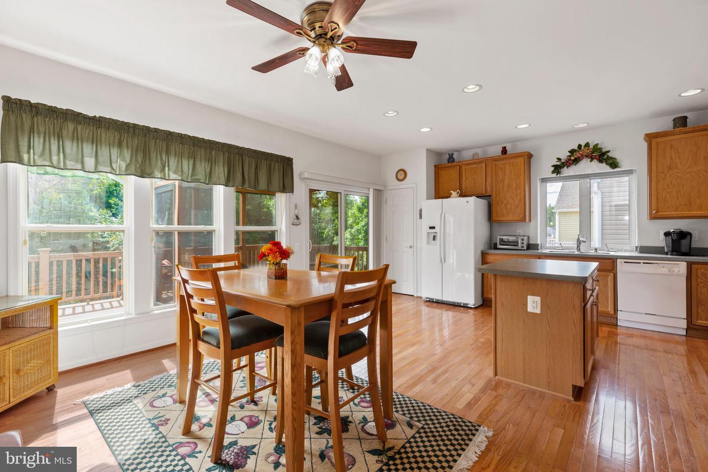242 Bridgewater CIRCLE