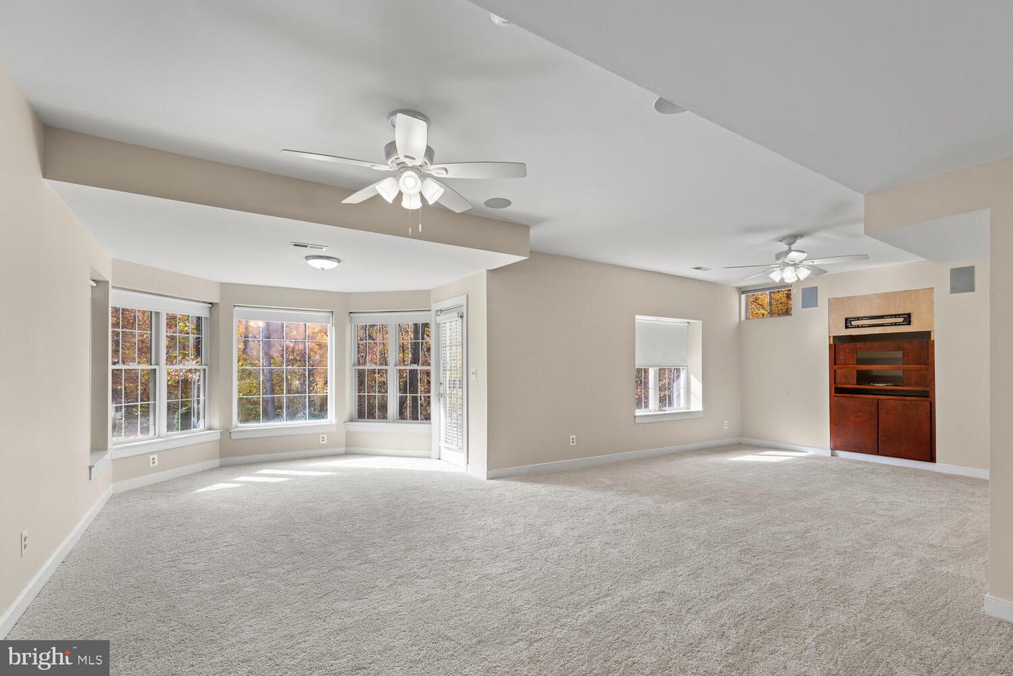 43 Lightfoot DRIVE