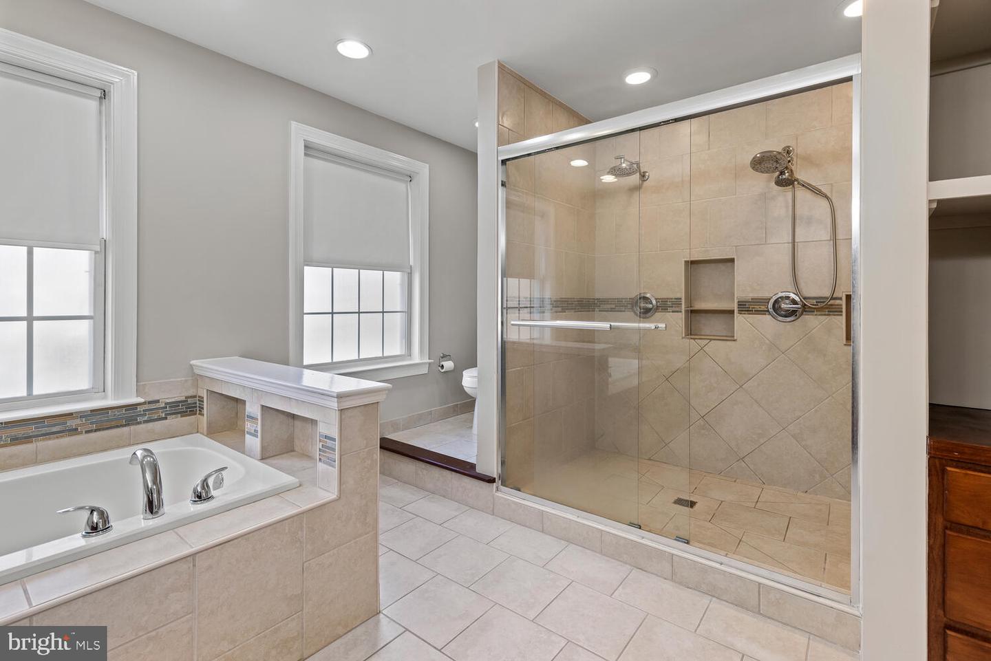 43 Lightfoot DRIVE