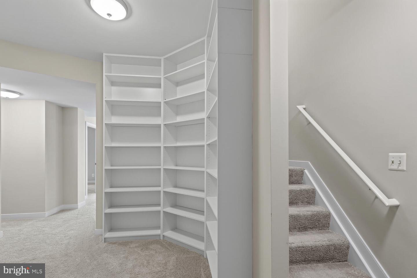 43 Lightfoot DRIVE