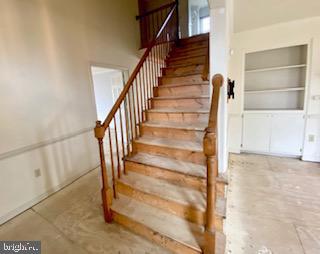 9 Yorktown DRIVE