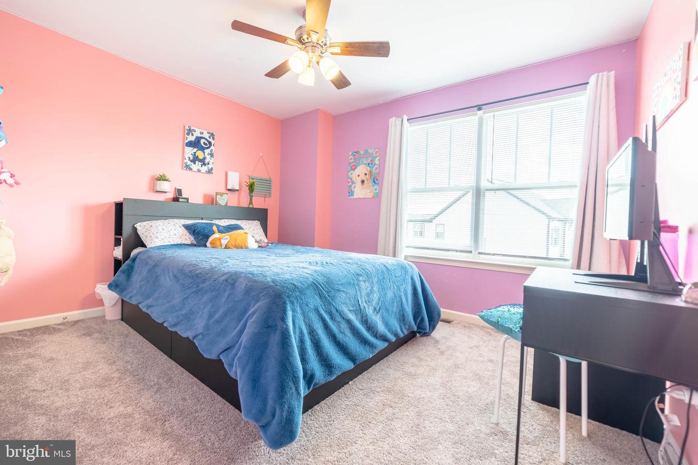 28 Lamplighter LANE