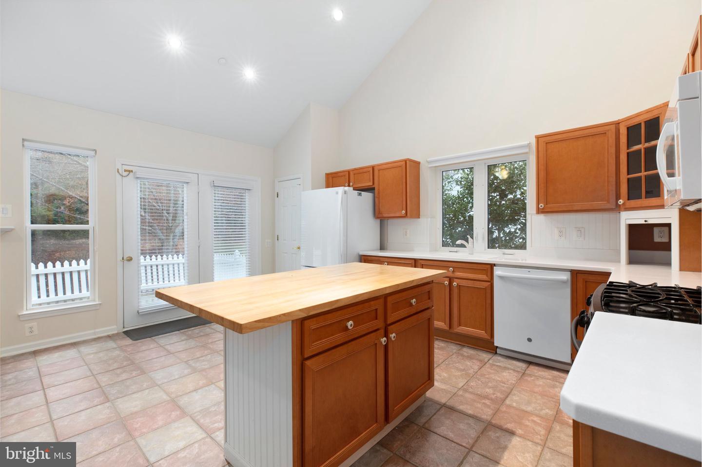 14 Norwood LANE