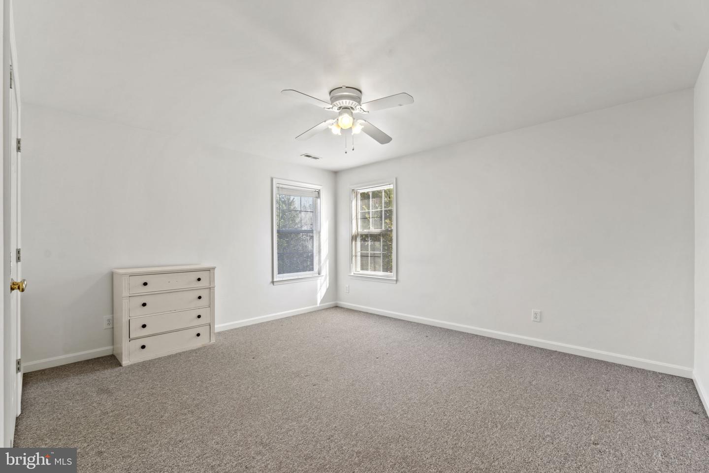 16 Live Oak LANE