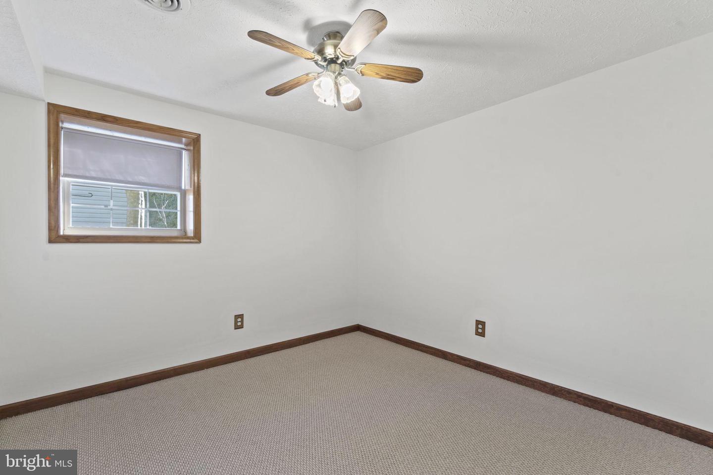 16 Live Oak LANE