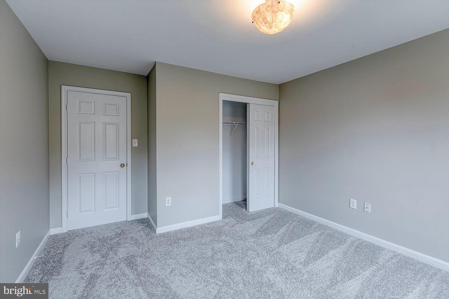 14 Monarch COURT